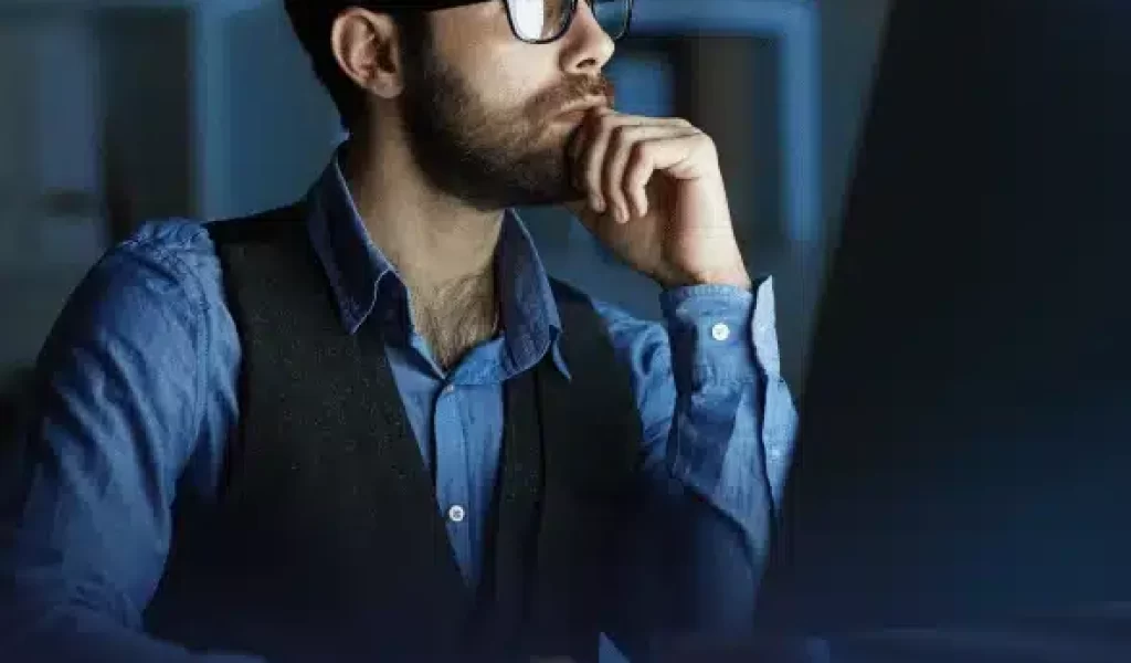 man-working-night[1]